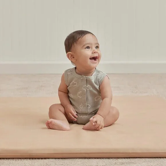 NWT - Quincy Mae Henley romper clouds size 2-3 - Picture 2 of 2